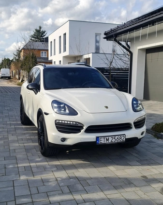 Porsche Cayenne cena 99900 przebieg: 350000, rok produkcji 2011 z Biecz małe 352